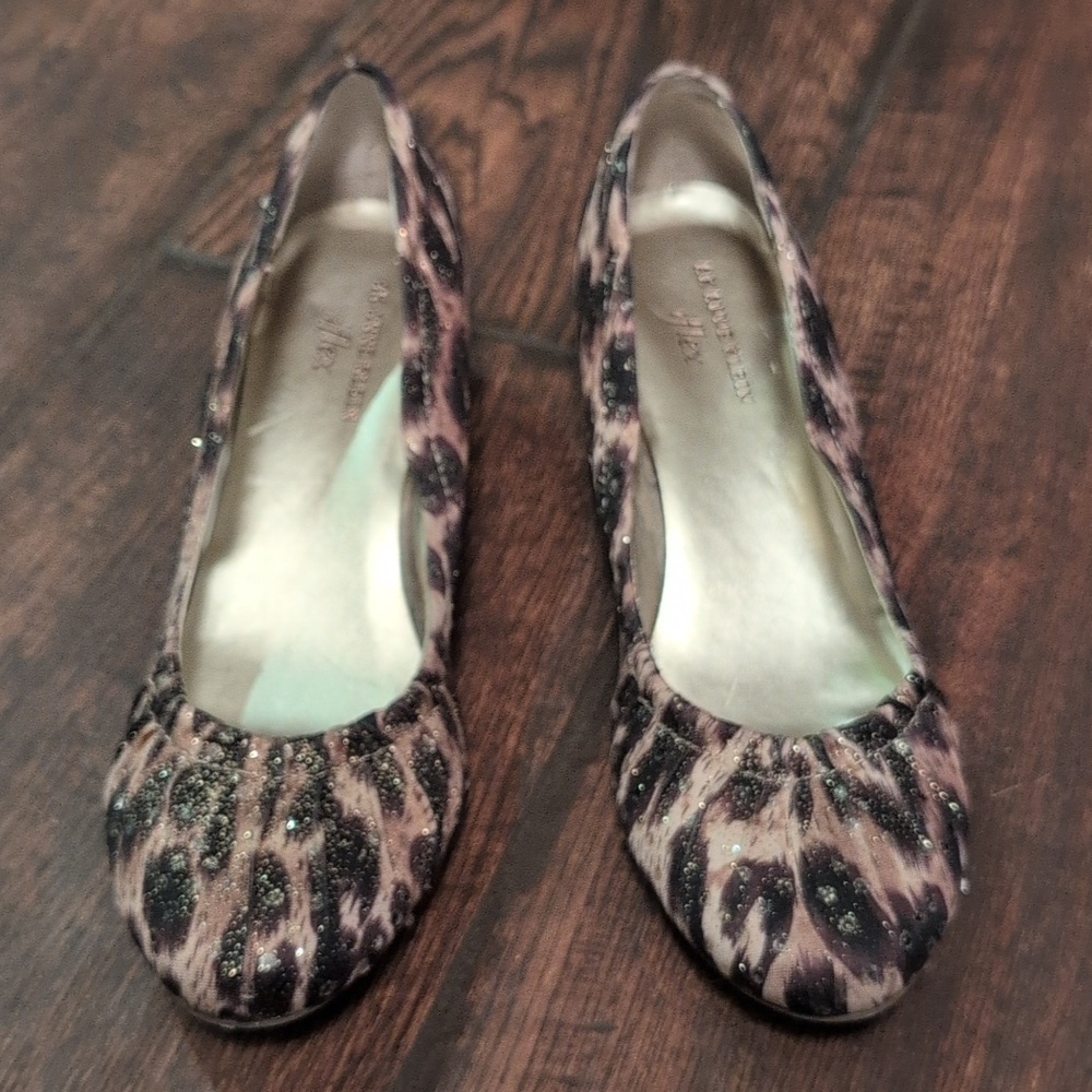 AK Anne Klein iflex Otello Sparkle Leopard Print Sequin Wedge Heels - Women's 8